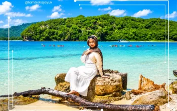 Wisatawan menikmati keindahan Gili Nanggu dalam Paket Tour Harian Lombok